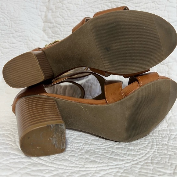 Kenneth Cole “Hit It” Brown Ankle Strappy Stack Block Heel Sandal, Size 6.5 - Picture 7 of 9